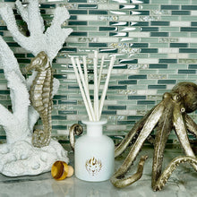 Load image into Gallery viewer, White and Gold Reed Diffuser The Lion’s Den Candle CompanyThe Lion's Den Candle Company 5 oz Reed Diffuser and Refills White and Gold Black and Silver Sunshine