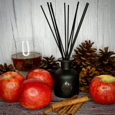 The Lion's Den Candle Company Apples and Maple Bourbon 5 oz Reed Diffusers and Reed Diffuser Refills White and Gold Black and Silver