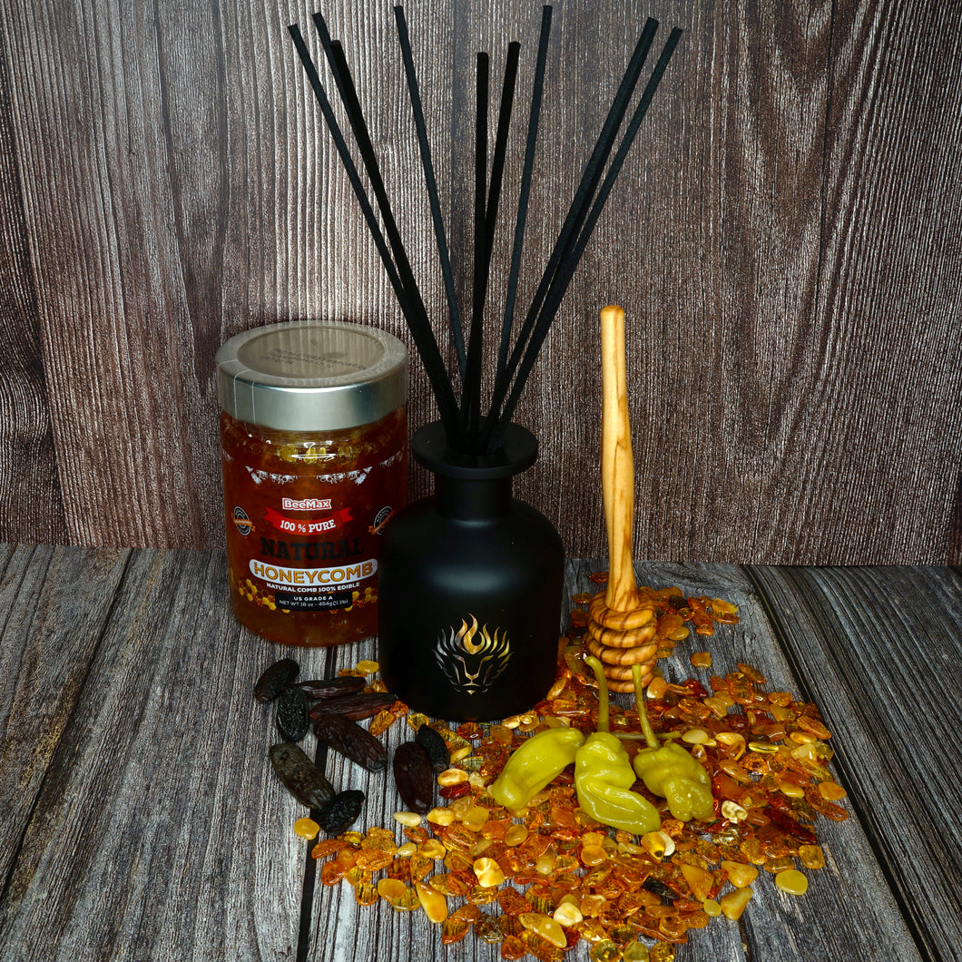 The Lion's Den Candle Company 5 oz Reed Diffuser and Refills White and Gold Black and Silver Spiced Honey
