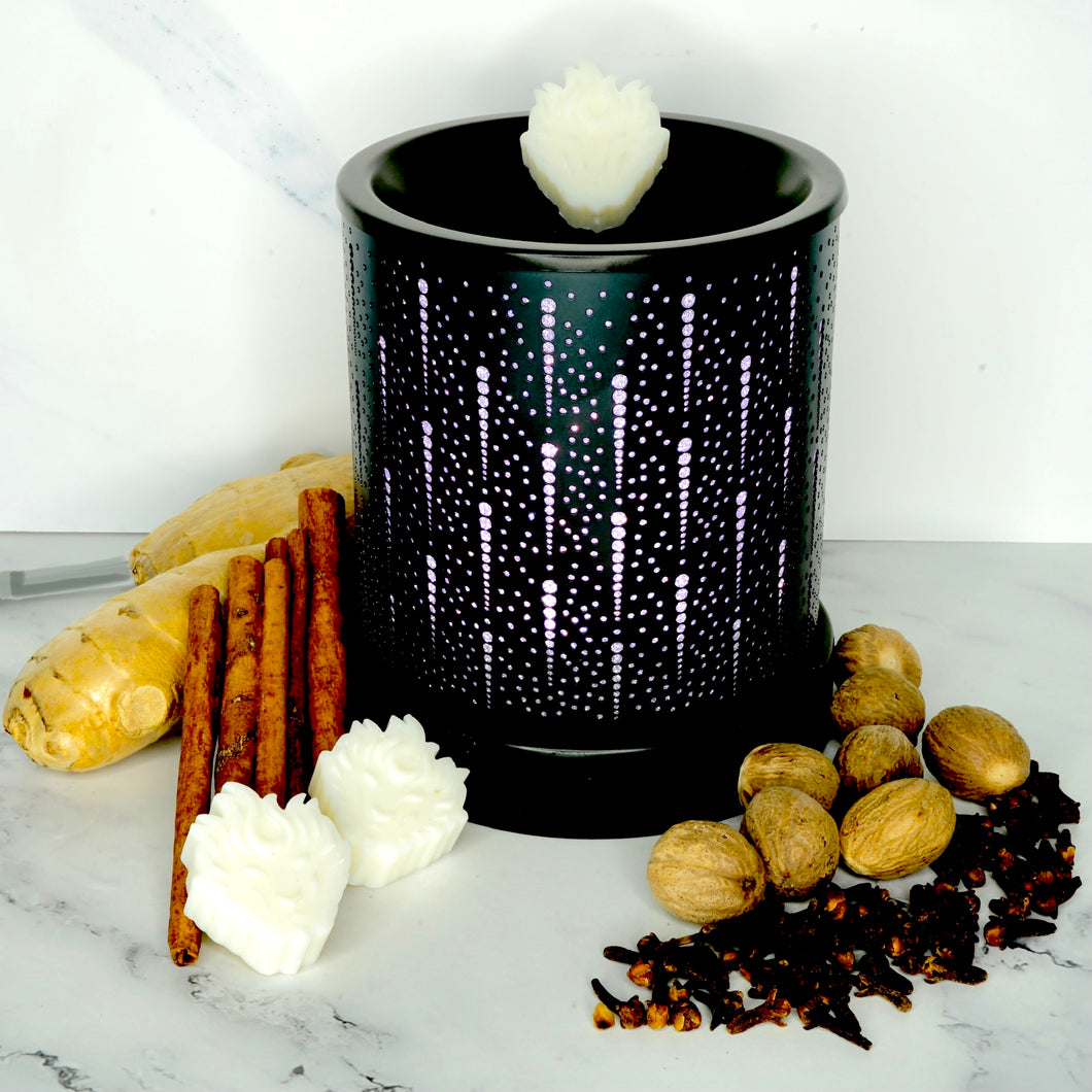 The Lion's Den Candle Company 100% Soy and Refills Hand Made White and Gold Black and Silver Wax Melts Ginger & Spice